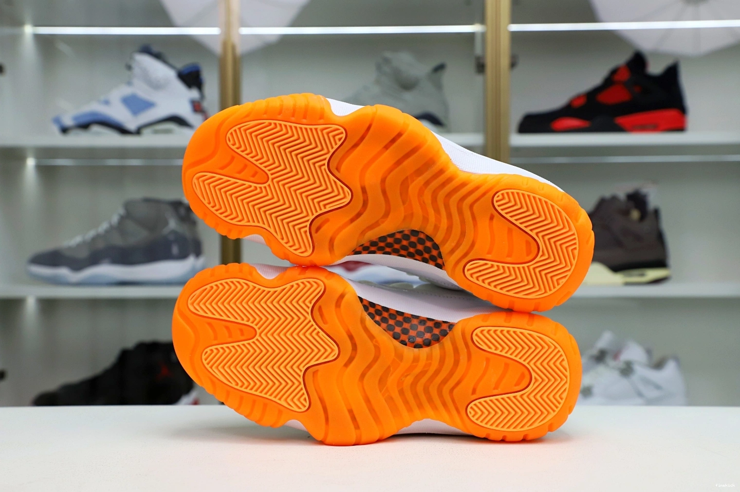 'BRIGHT CITRUS' AIR WMNS 11 RETRO JORDAN LOW 0905